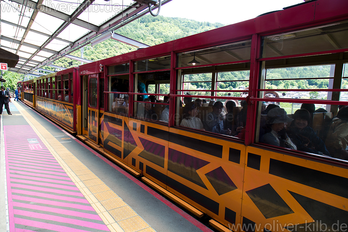 Unterwegs mit dem Sagano Romantic Train.