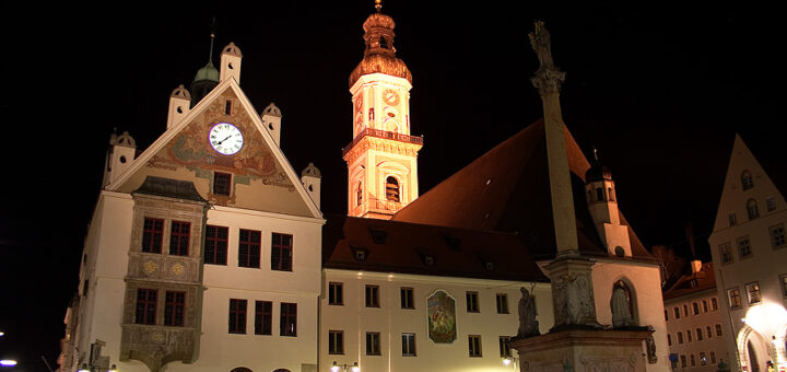 Freising bei Nacht.