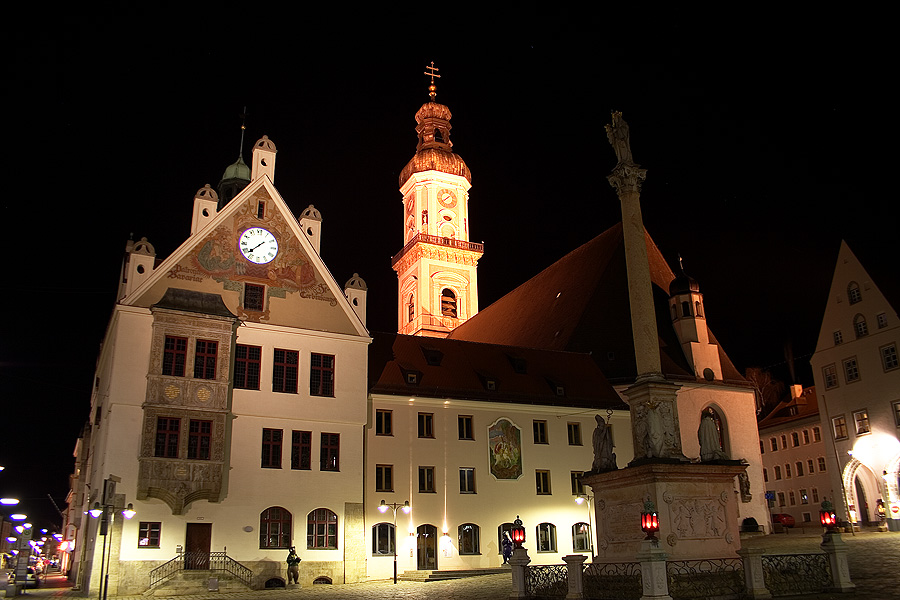 Freising bei Nacht.